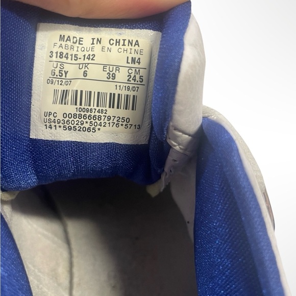 Jordan 3 retro mid rise white, blue and black. Men’s 6.5 women’s 8 - Picture 5 of 6